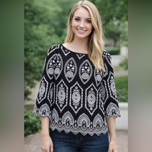 GAP Eyelet/ Embroidered Top Blouse Festival Boho  black & white -size S.  EUC!